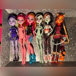 Monster high doll lot